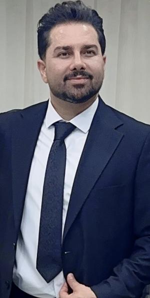 مهدی کریمی  وکیل پایه یک دادگستری زرین شهر