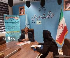 معاون قضایی رئیس کل دادگستری تهران به درخواست ۱۷ نفر از مراجعان به اداره کل ارتباطات معاون قضایی رئیس کل دادگستری تهران به درخواست ۱۷ نفر از مراجعان به اداره کل ارتباطات