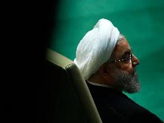 ثابتی: حسن روحانی به جای این که به "جایگاه های بالاتر" فکر کند باید به پشت  ثابتی: حسن روحانی به جای این که به "جایگاه های بالاتر" فکر کند باید به پشت