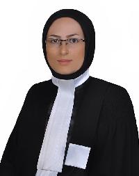 نرگس اکبری وکیل پایه یک دادگستری شهر همدان و عضو کانون وکلای همدان