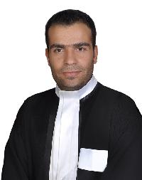 علی زهره وند وکیل پایه یک دادگستری شهر همدان و عضو کانون وکلای همدان