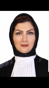 ندا حسنی وکیل پایه یک دادگستری شهر تهران و عضو کانون وکلای مرکز