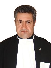 غلامرضا شفیع یاری وکیل پایه یک دادگستری شهر همدان و عضو کانون وکلای همدان