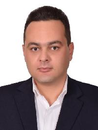 حسین زمانی وکیل پایه یک دادگستری شهر تهران و عضو کانون وکلای مرکز
